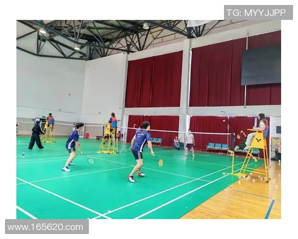 成都羽毛球队战术创新引领潮流助力羽毛球竞技水平提升